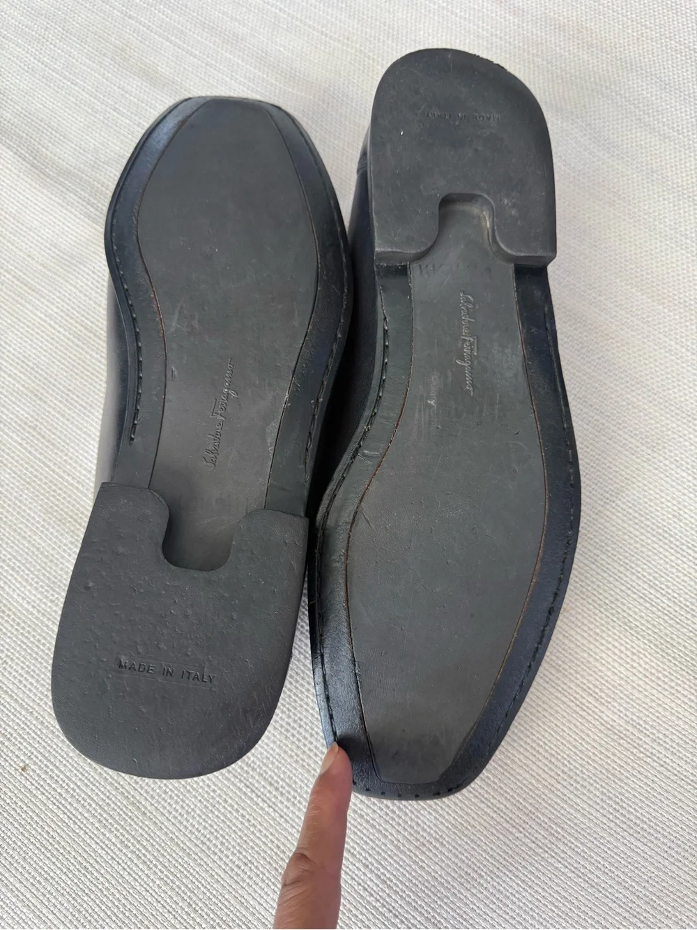 Salvatore Ferragamo mens Black Leather Bit Slip-On Loafers